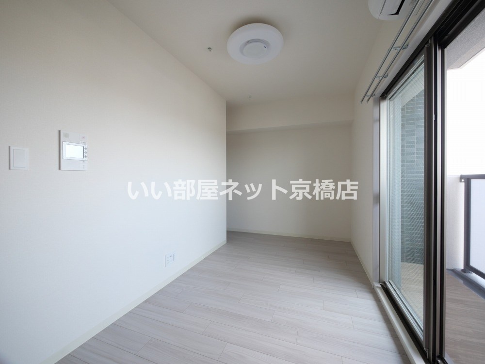 プレサンス東三国エンブレイスの居間写真