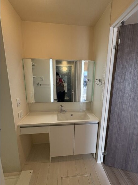 洗面設備　同タイプ別部屋の写真です