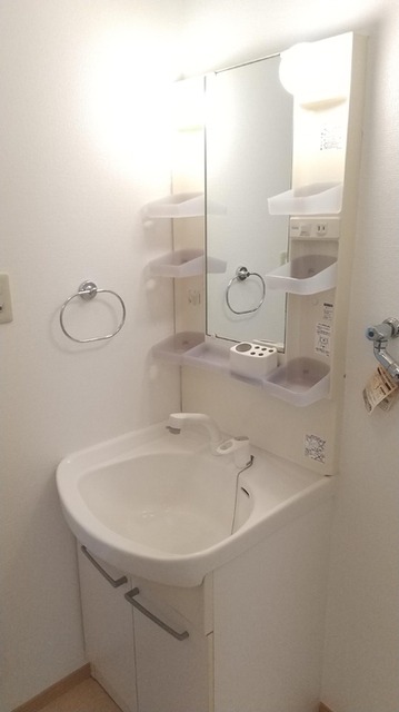 洗面設備　※写真は別部屋のものです。