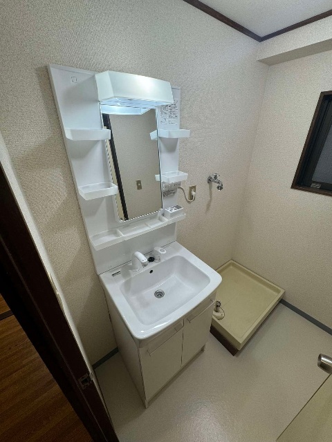 東急田園都市線 三軒茶屋駅 徒歩5分 5階建 築40年の内装写真