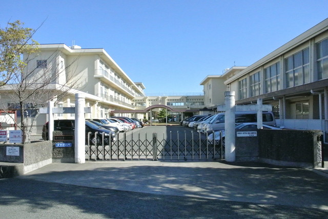 小学校　青城小学校（小学校）まで650m