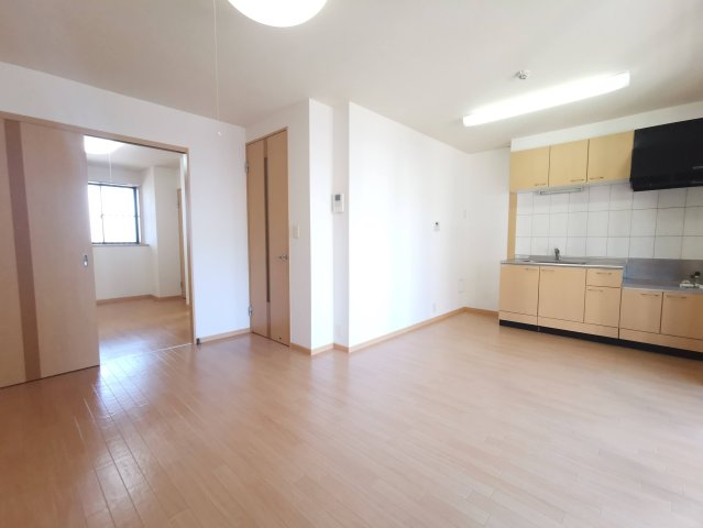 クレールヒルズ弐番館の居間写真