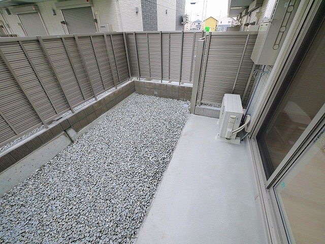 庭　簡単な家庭菜園も楽しめるお庭です