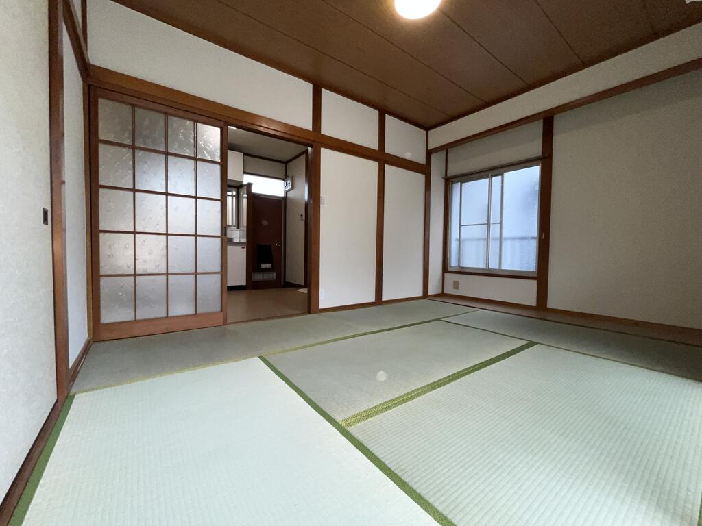 ＪＲ中央線 西荻窪駅 徒歩10分 2階建 築39年の居間写真