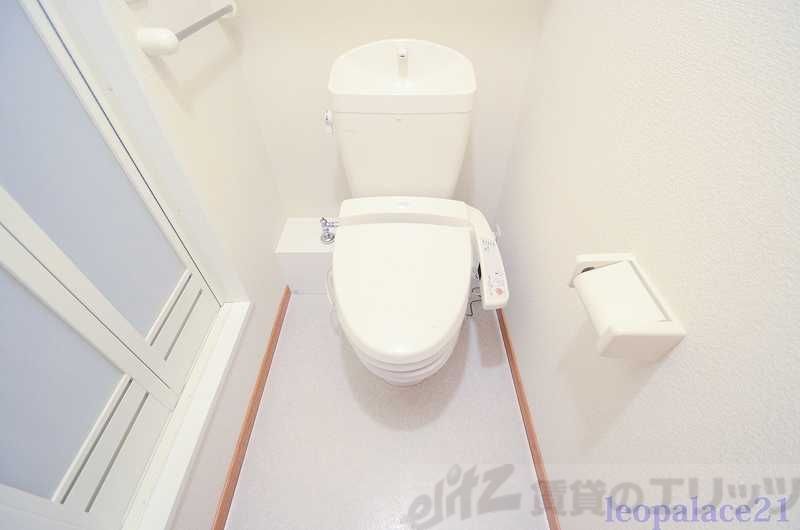 レオパレスシュッドエコールのトイレ写真