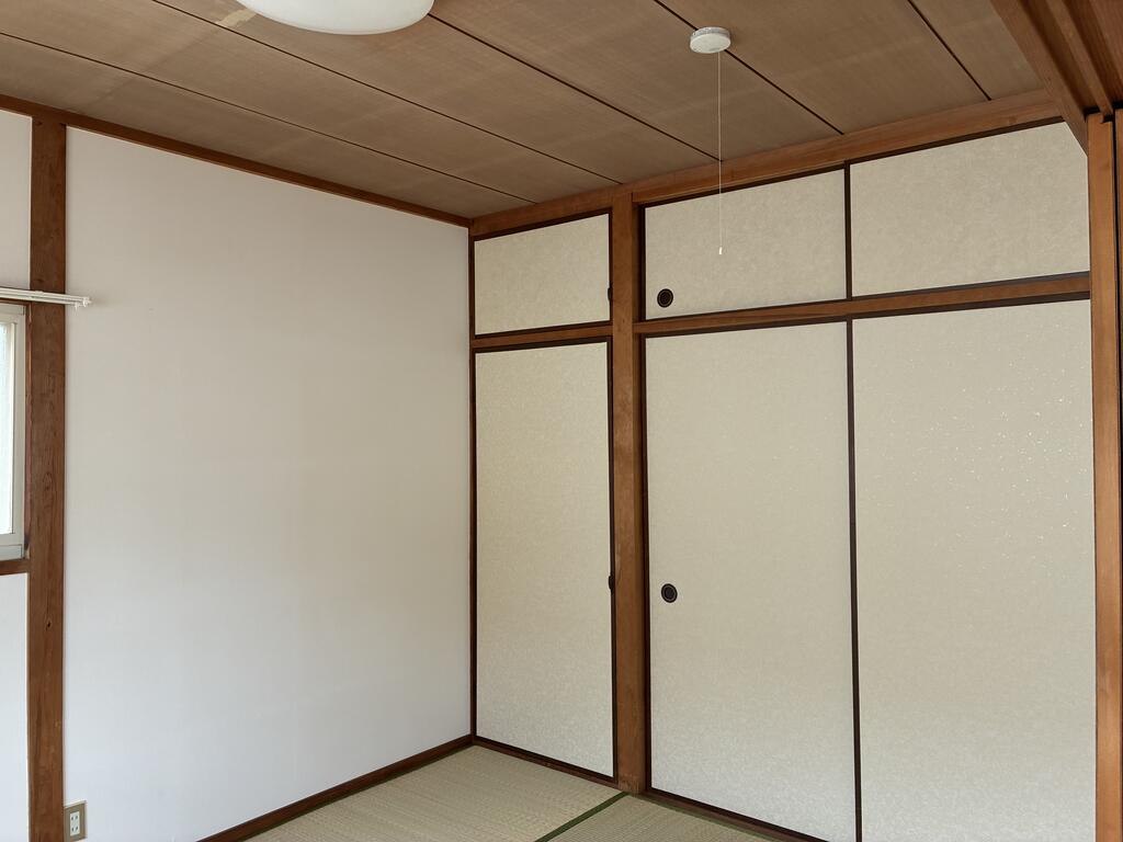 和木4丁目貸家の居間写真