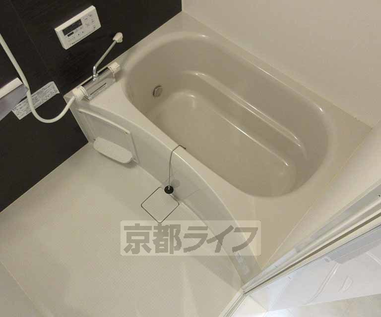 バス・シャワールーム　ゆったりバスルーム！