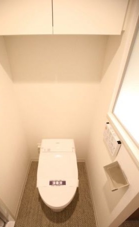 東京メトロ日比谷線 東銀座駅 徒歩7分 13階建 築11年のトイレ写真
