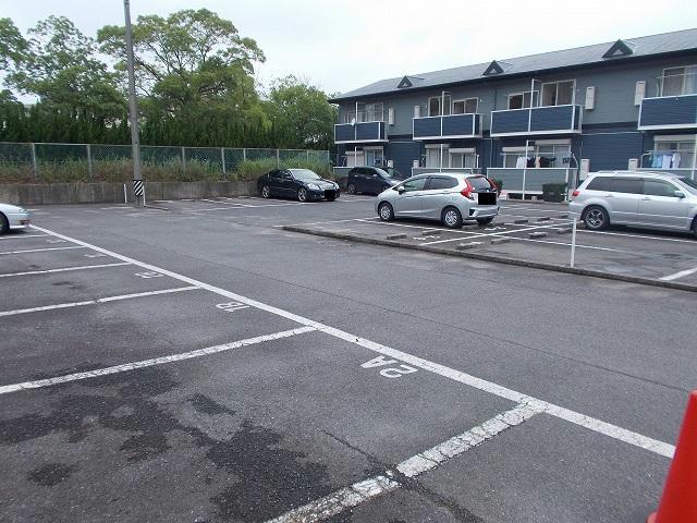 駐車場　駐車場