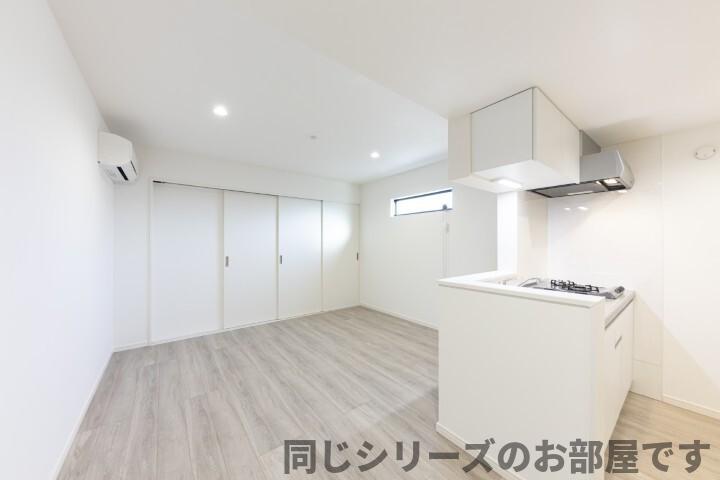 西鉄天神大牟田線 高宮駅 徒歩11分 3階建 新築の居間写真