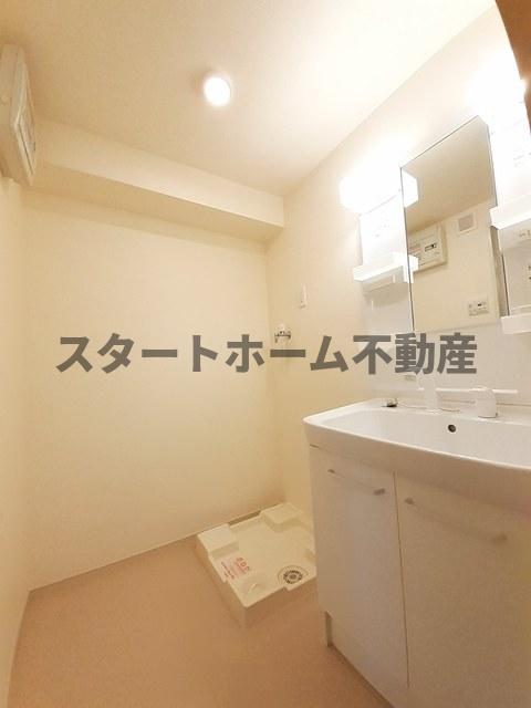 洗面設備　コンパクトで使いやすい洗面所