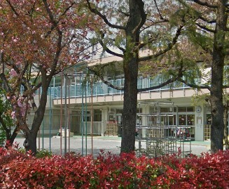 幼稚園・保育園　つつじ保育園（幼稚園・保育園）まで397m