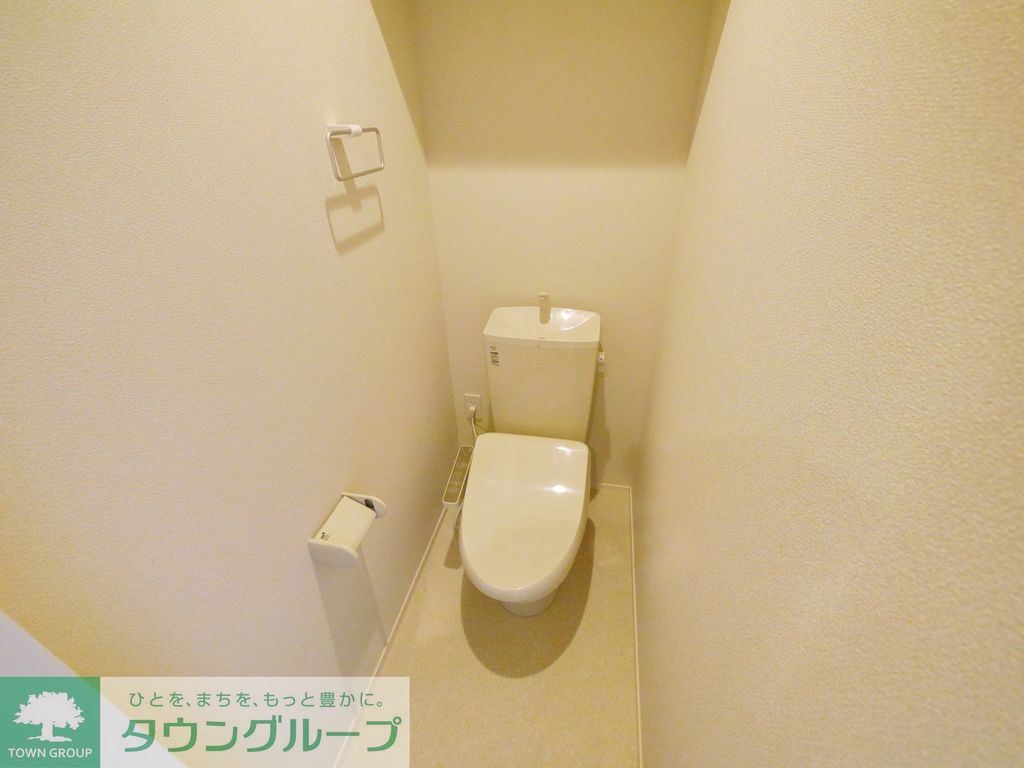東急田園都市線 二子新地駅 徒歩8分 3階建 築8年のトイレ写真