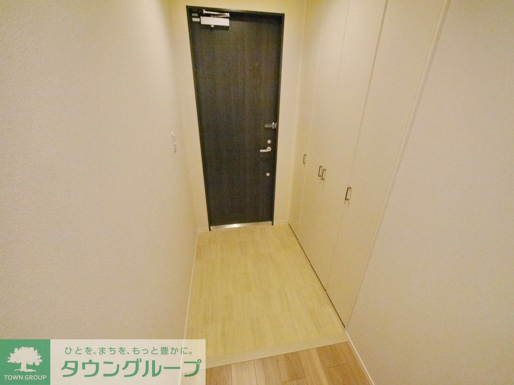 東急田園都市線 二子新地駅 徒歩8分 3階建 築8年の玄関写真