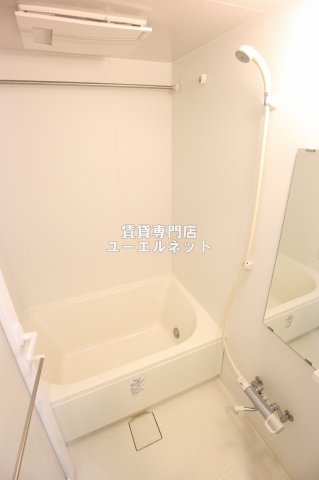 地下鉄御堂筋線 江坂駅 徒歩4分 9階建 築12年の風呂写真