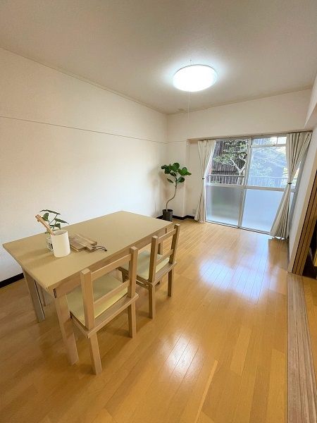 居室・リビング　※モデルルームのため家具・装飾品等は付きません