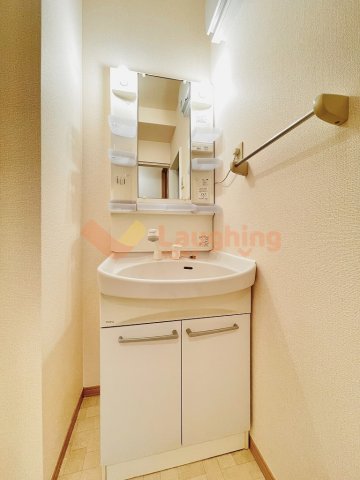 洗面設備　忙しい朝には欠かせない洗面所です※別号室のお写真になります。