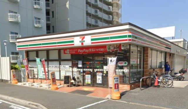 コンビニ　セブンイレブン　豊中寺内2丁目店（コンビニ）まで329m