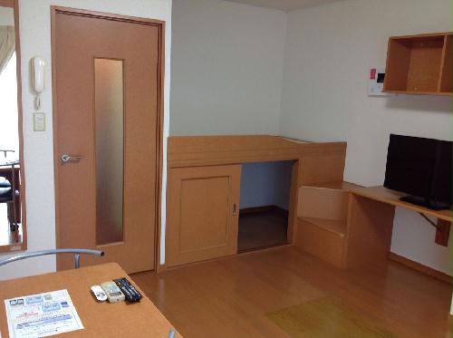 居室・リビング　現状優先。設置は現地と異なる可能性があります。