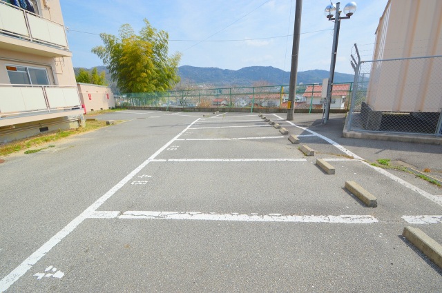 【東広島市八本松飯田のマンションのホームセンター】