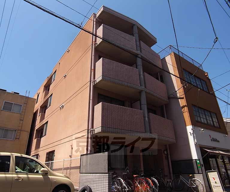 京都市中京区藤木町のマンションの建物外観