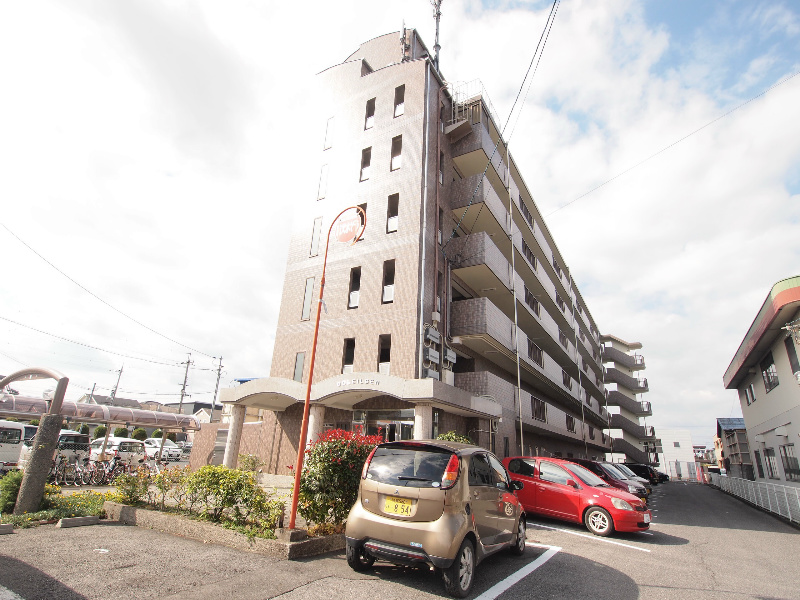 守山市播磨田町のマンションの建物外観