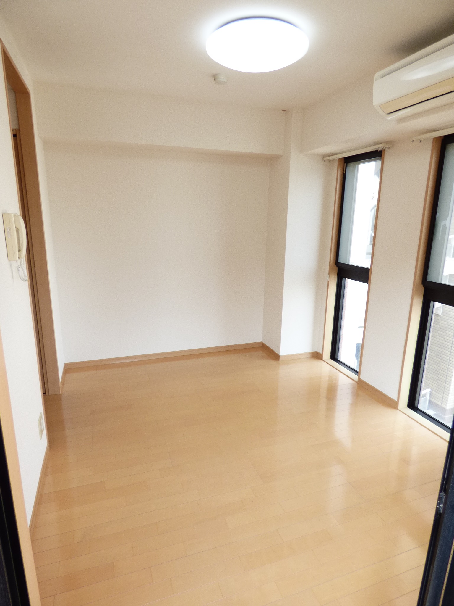 居室・リビング　居室※退去前のため、以前の写真を使用しています。