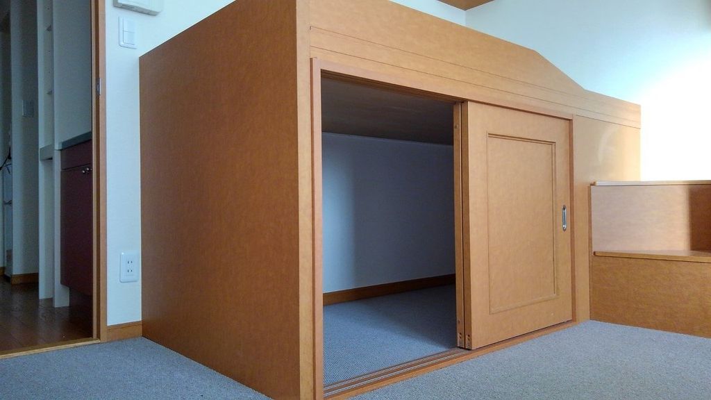 その他部屋・スペース　テレビ、収納完備