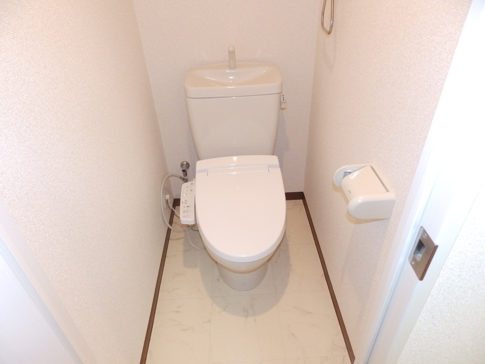 トイレ　ウォシュレット