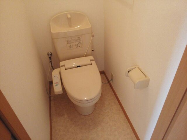 【五泉市五泉のアパートのトイレ】