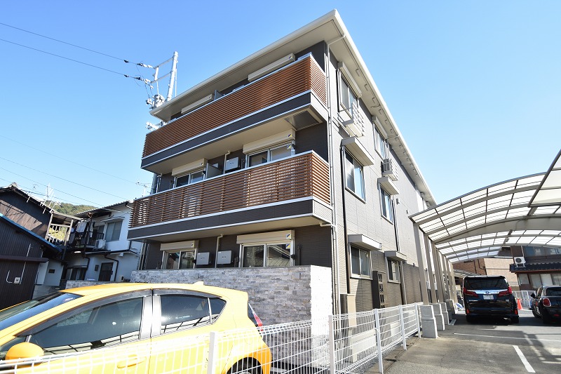 広島市安芸区矢野東のアパートの建物外観