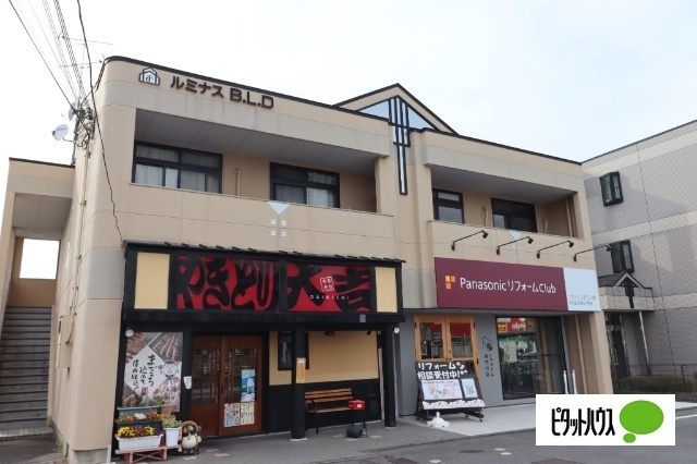 近江八幡市鷹飼町北のマンションの建物外観