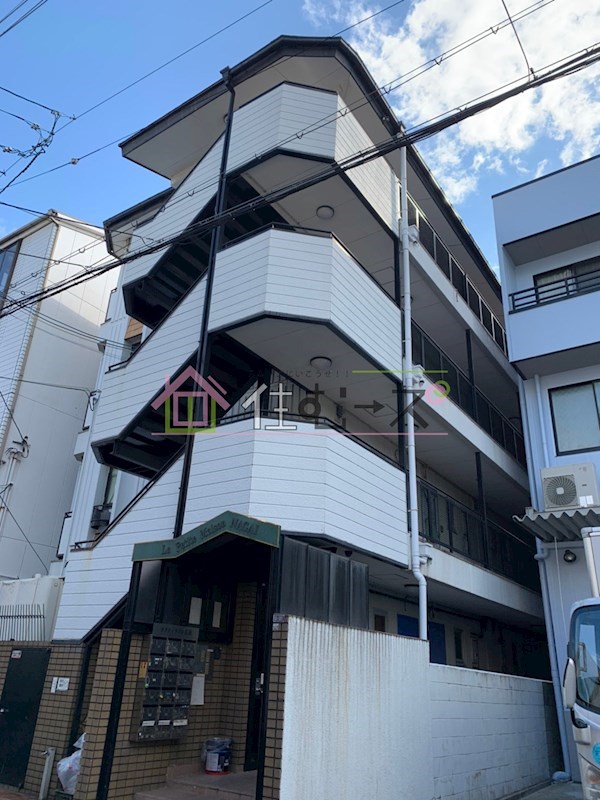 ラプティメゾン長居の建物外観