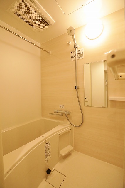 バス・シャワールーム　バス