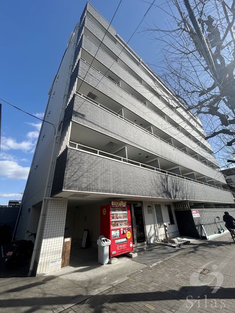 【京都市中京区西ノ京中保町のマンションの建物外観】