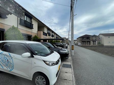 【姫路市飾磨区付城のアパートの駐車場】