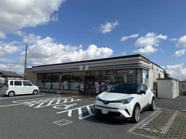 【小野市王子町のアパートのコンビニ】