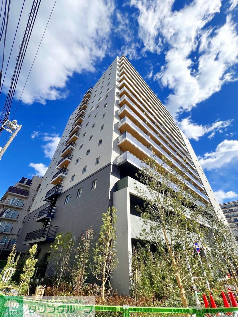 【横浜市中区伊勢佐木町のマンションの建物外観】