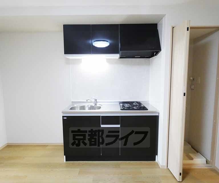 【京都市伏見区深草町通町のマンションのキッチン】