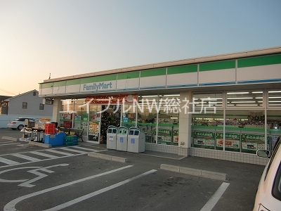 コンビニ　ファミリーマート岡山庭瀬店（コンビニ）まで978m