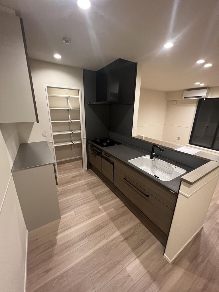 キッチン　バルコニー