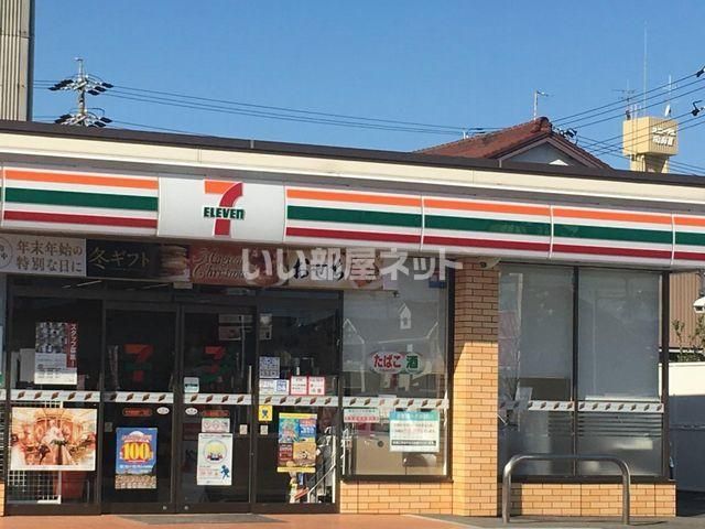 コンビニ　セブンイレブン　浦里５丁目店（コンビニ）まで566m