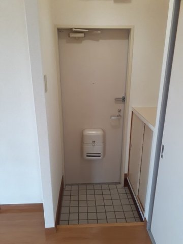 玄関　シューズボックス付きの玄関です☆