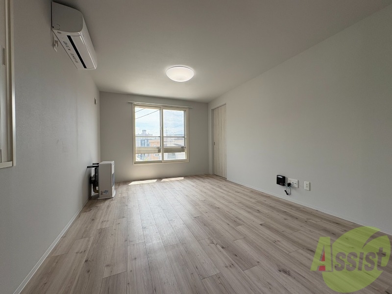 居室・リビング　広々としたリビングですね。使い勝手がよさそうですね！