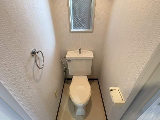トイレ　落ち着いたトイレです