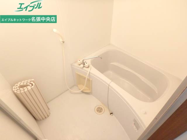 バス・シャワールーム　同物件別部屋写真です。