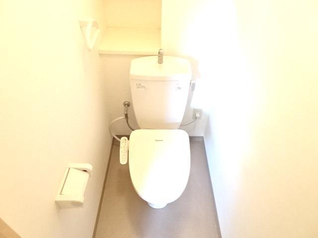 トイレ　温水洗浄暖房便座付き