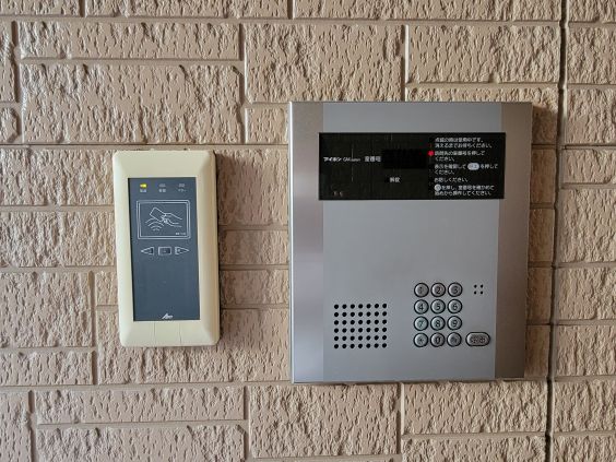 エントランス　モニター付きインターホン
