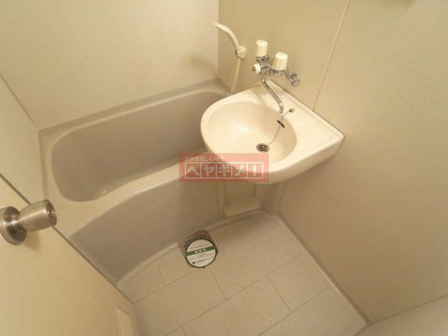 バス・シャワールーム　洗面