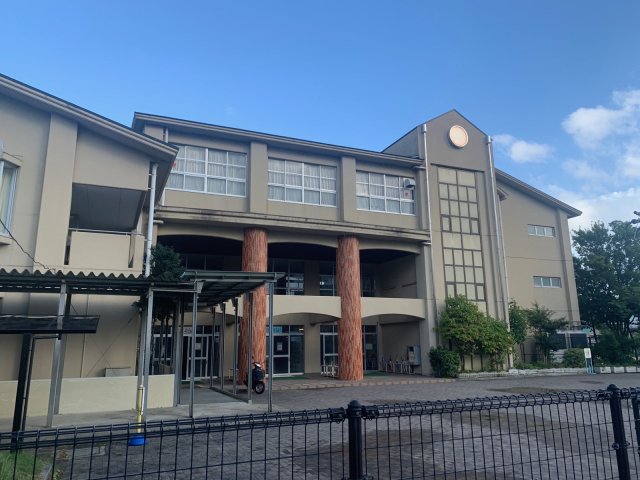 小学校　西宮市立上ケ原小学校（小学校）まで327m